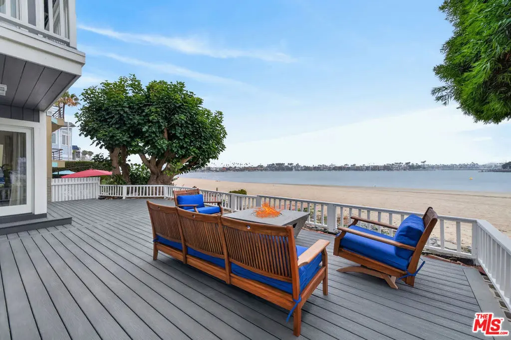 Single Family Residence for rent at 6819 E Ocean Boulevard, Long Beach, CA featuring 3 beds and 3 baths