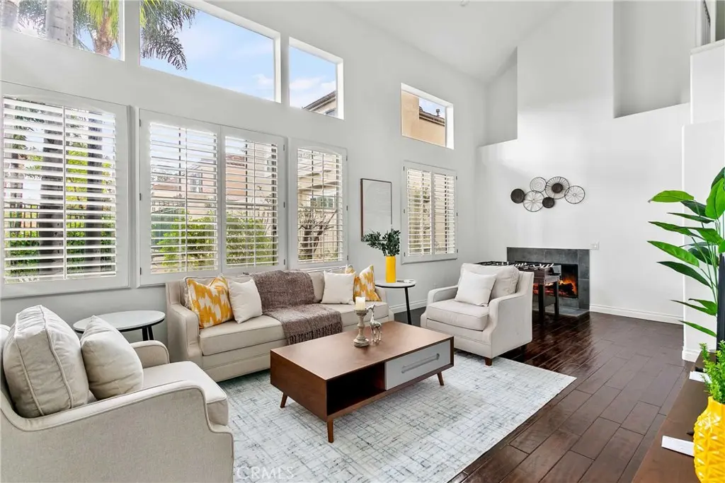 Single Family Residence for rent at 6 Del Carlo, Irvine, CA featuring 4 beds and 3 baths