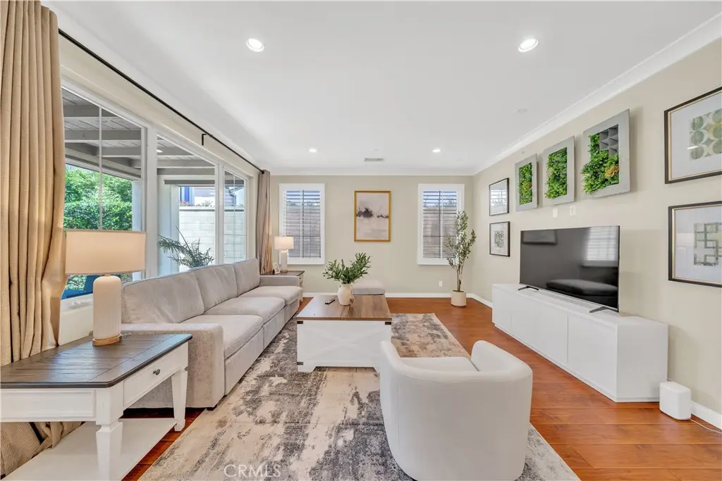 Single Family Residence for rent at 75 Gardenstone Path, Irvine, CA featuring 3 beds and 3 baths