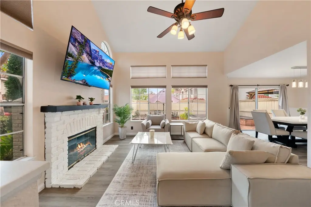 Townhouse for rent at 108 Wild Horse 6, Rancho Santa Margarita, CA featuring 3 beds and 3 baths
