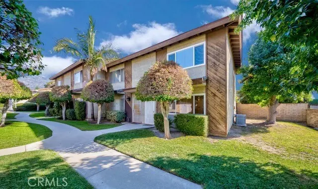 Condominium for sale at 918 Huntington Drive O, Duarte, CA featuring 2 beds and 2 baths