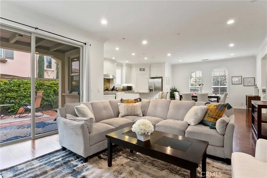 Single Family Residence for rent at 95 hanging garden, Irvine, CA featuring 3 beds and 3 baths