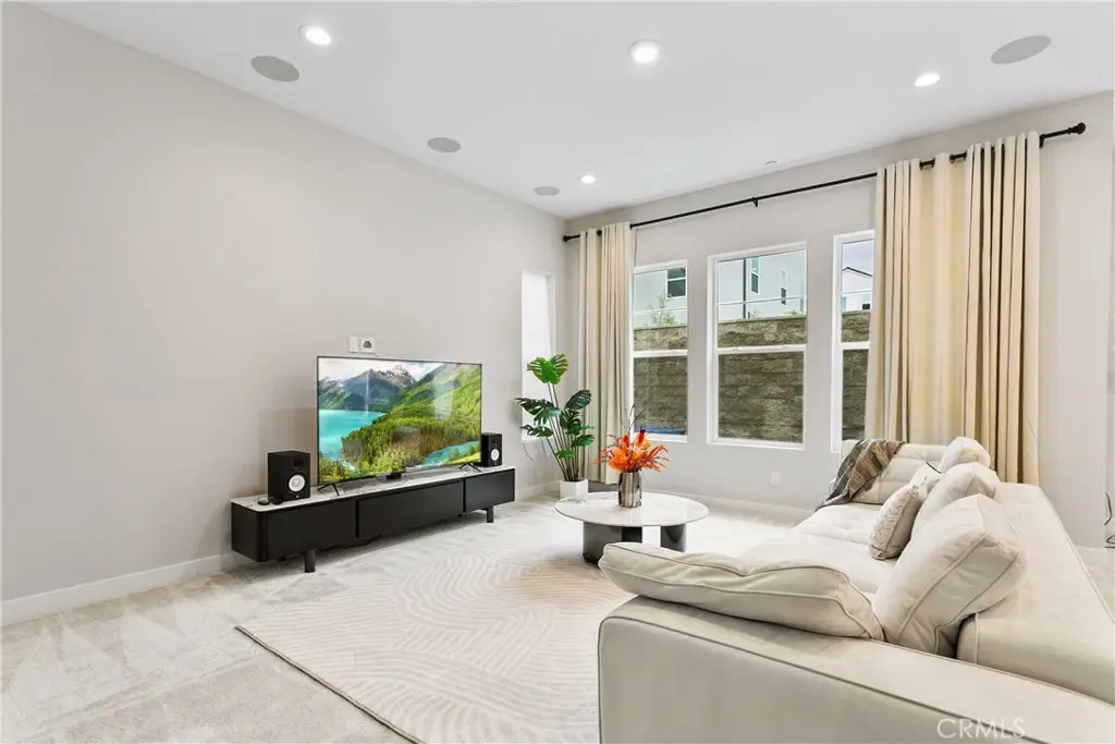 Single Family Residence for rent at 181 Pin Lane, Lake Forest, CA featuring 5 beds and 3 baths