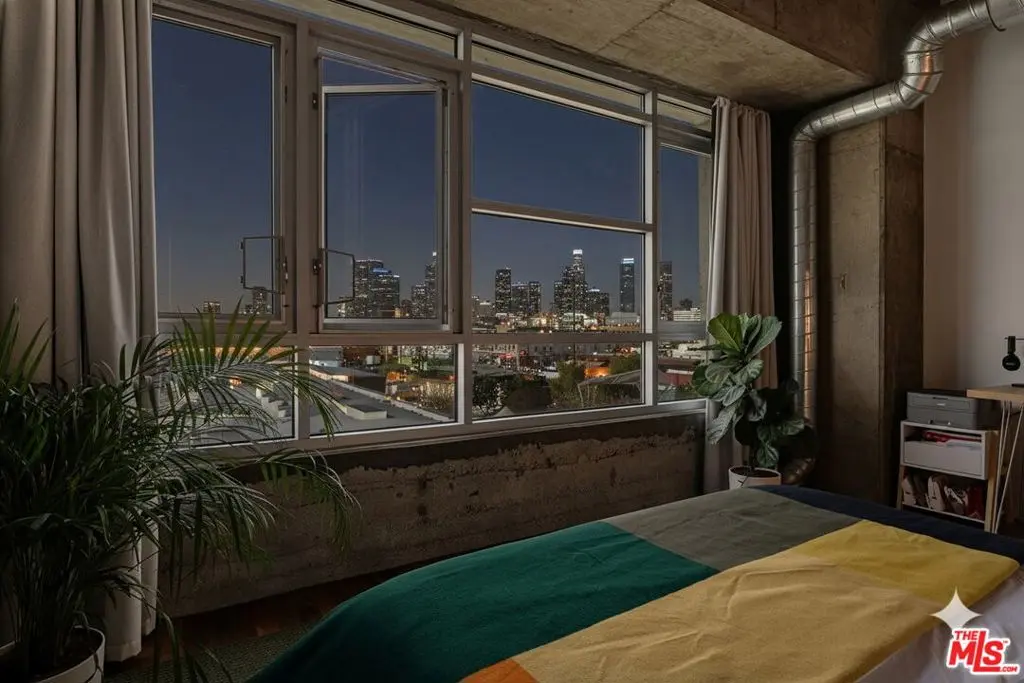 Condominium for sale at 530 S Hewitt Street 425, Los Angeles, CA featuring 1 bed and 1 bath