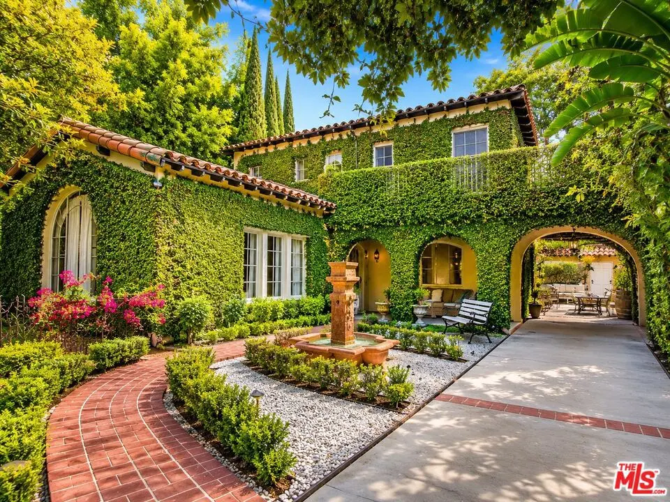 Residential Lease for rent at 634 N Highland Avenue, Los Angeles, Los Angeles County, CA featuring 3 beds and 3 baths