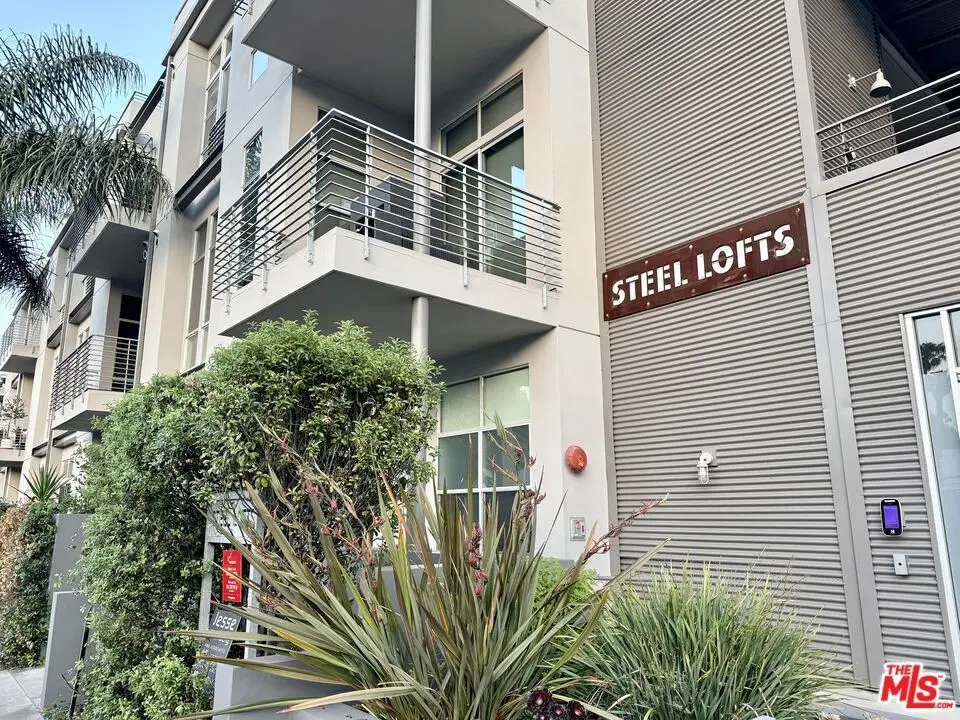 13320 Beach Avenue 103, Marina Del Rey, CA — listing photo 1