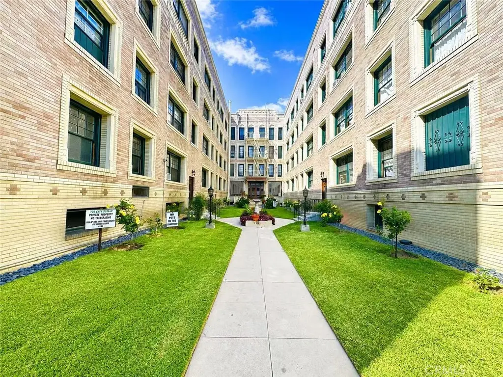 Condominium for sale at 2121 James M Wood Boulevard 411, Los Angeles, CA and 1 bath