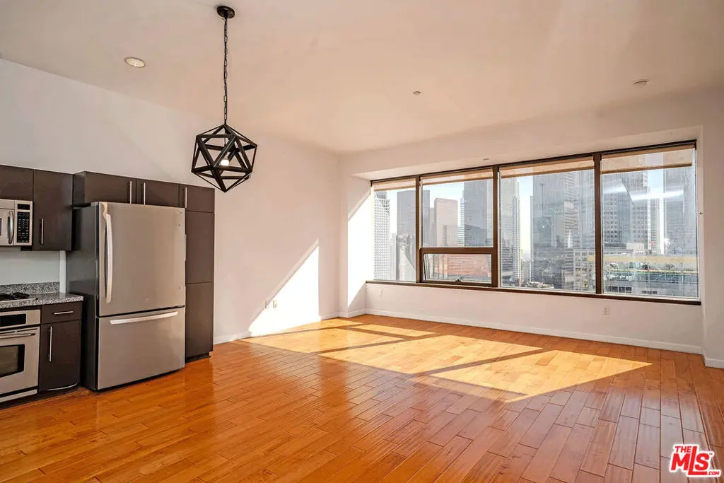 Residential Lease for rent at 1100 Wilshire Boulevard 2108, Los Angeles, Los Angeles County, CA featuring 1 bed and 1 bath