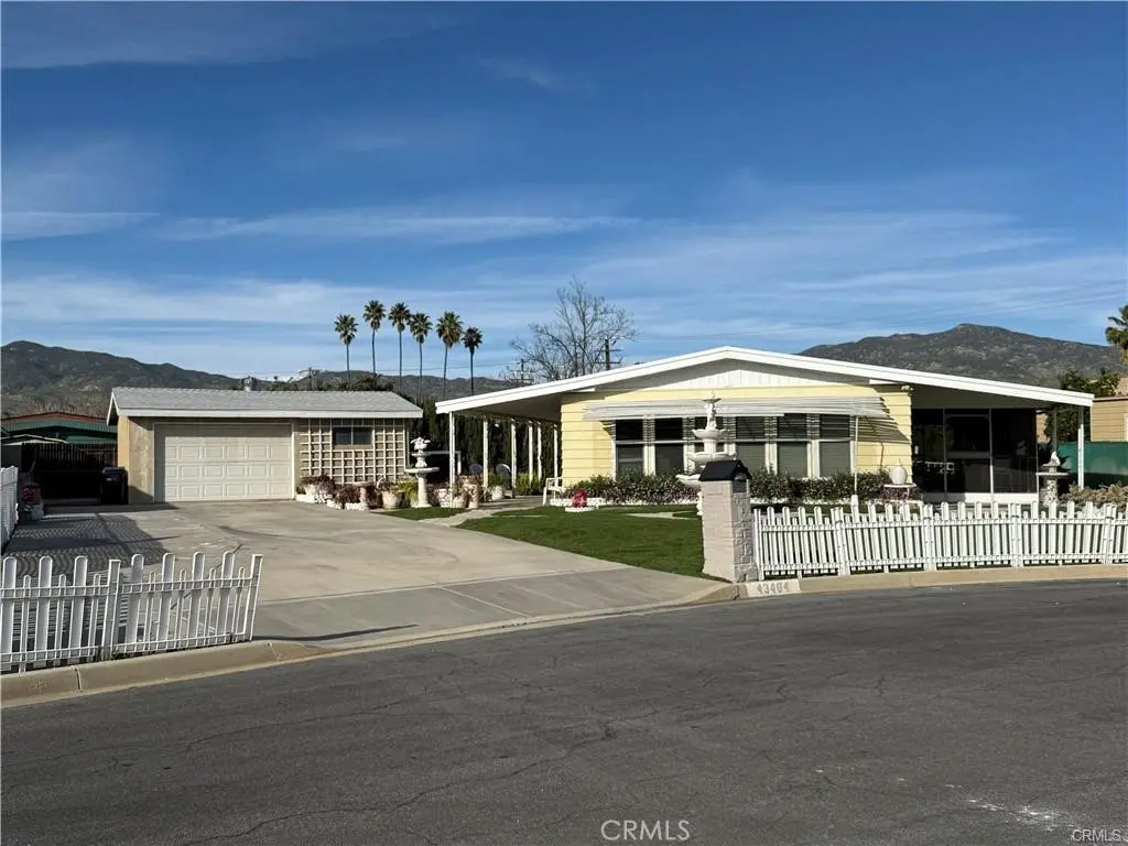 Manufactured On Land for sale at 43464 Low, Hemet, CA featuring 2 beds and 2 baths