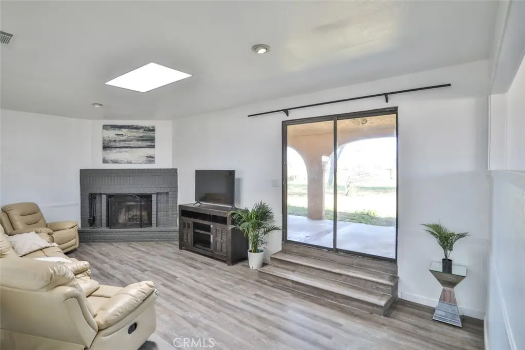 Residential Lease for rent at 7033 W Avenue A2, Lancaster, Los Angeles County, CA featuring 3 beds and 2 baths