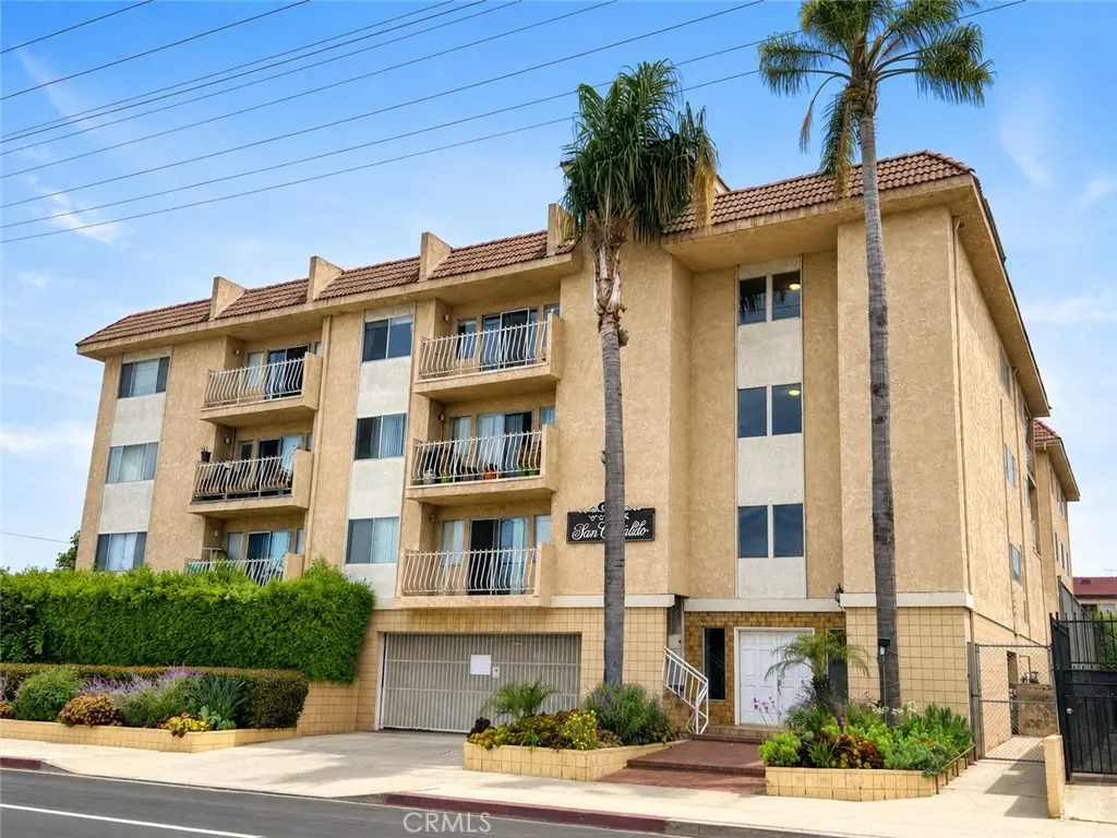 1311 S Grand Avenue 18, San Pedro, CA — listing photo 1