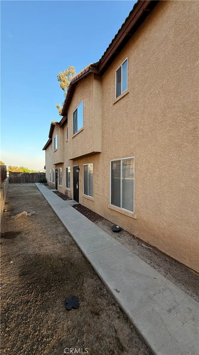 Residential Lease for rent at 3217 Fortier C, Bakersfield, Kern County, CA featuring 3 beds and 2 baths