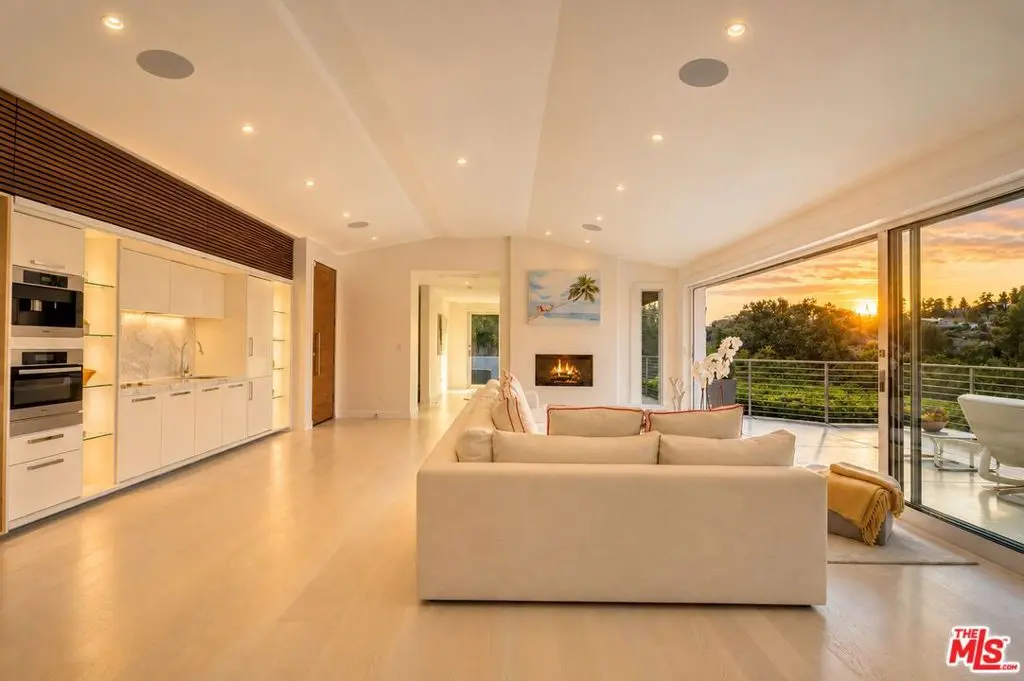Single Family Residence for sale at 9422 Readcrest Drive, Beverly Hills, Los Angeles County, CA featuring 3 beds and 3 baths