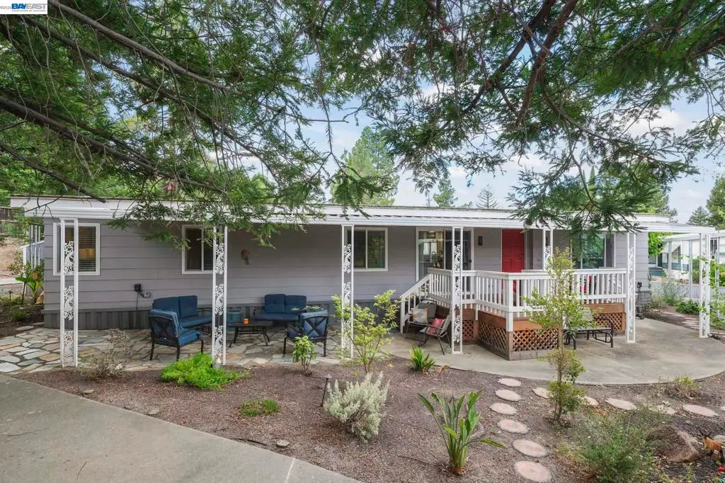 Manufactured In Park for sale at 3231 Vineyard Ave., #70, Pleasanton, CA featuring 2 beds and 2 baths