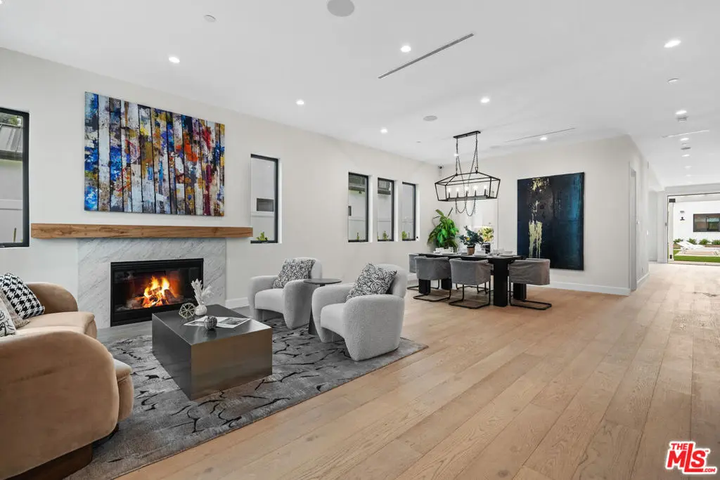 4475 Mammoth Avenue, Sherman Oaks, CA — listing photo 1