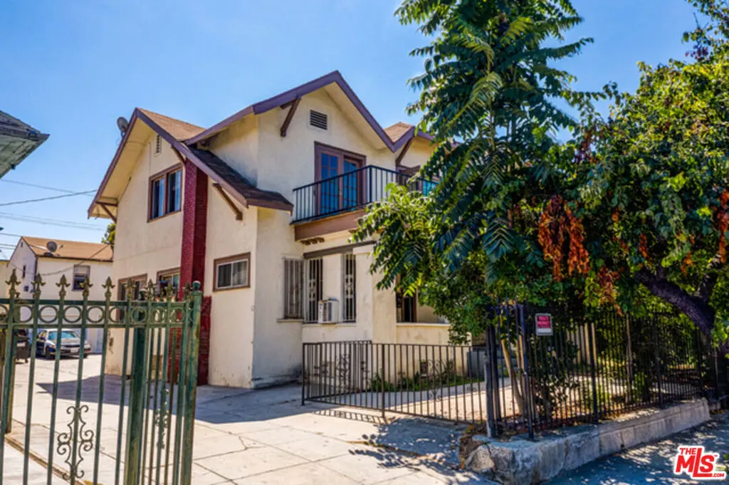 Condominium for rent at 1408 Arapahoe Street 1/2, Los Angeles, CA and 1 bath