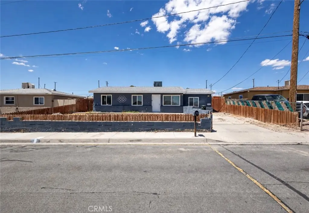 1434 Mesa, Barstow, CA — listing photo 1