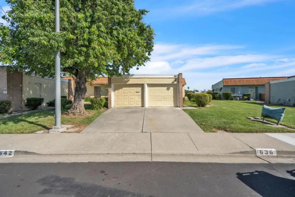 Single Family Residence for sale at 636 Yellowstone Drive, Vacaville, CA featuring 2 beds and 2 baths