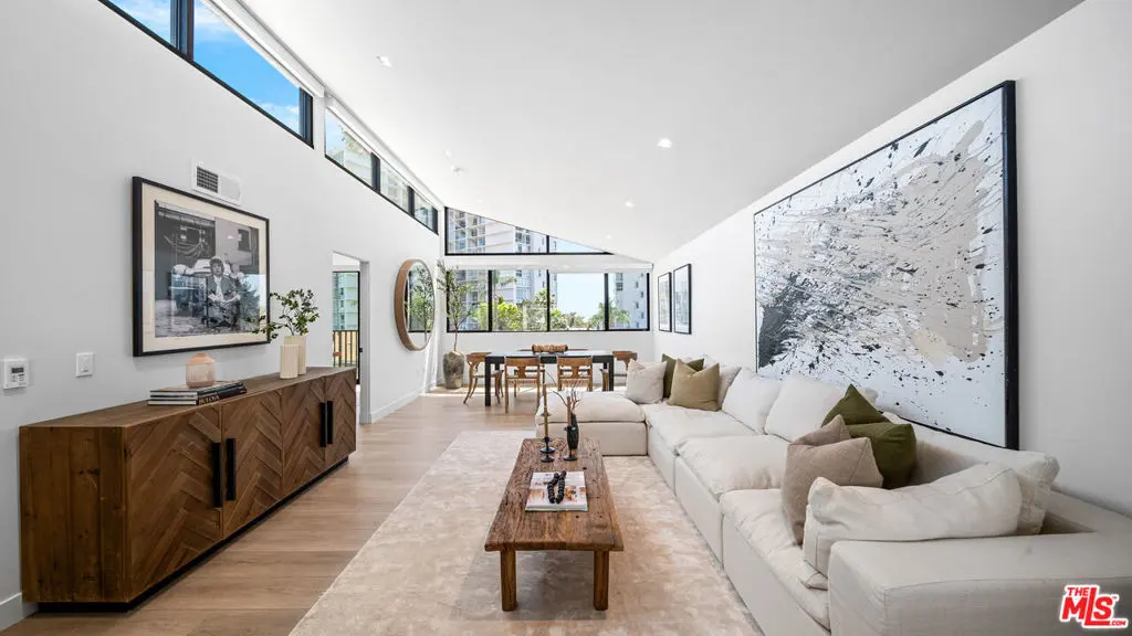 Residential Lease for rent at 153 San Vicente Boulevard PH 4H, Santa Monica, Los Angeles County, CA featuring 3 beds and 2 baths