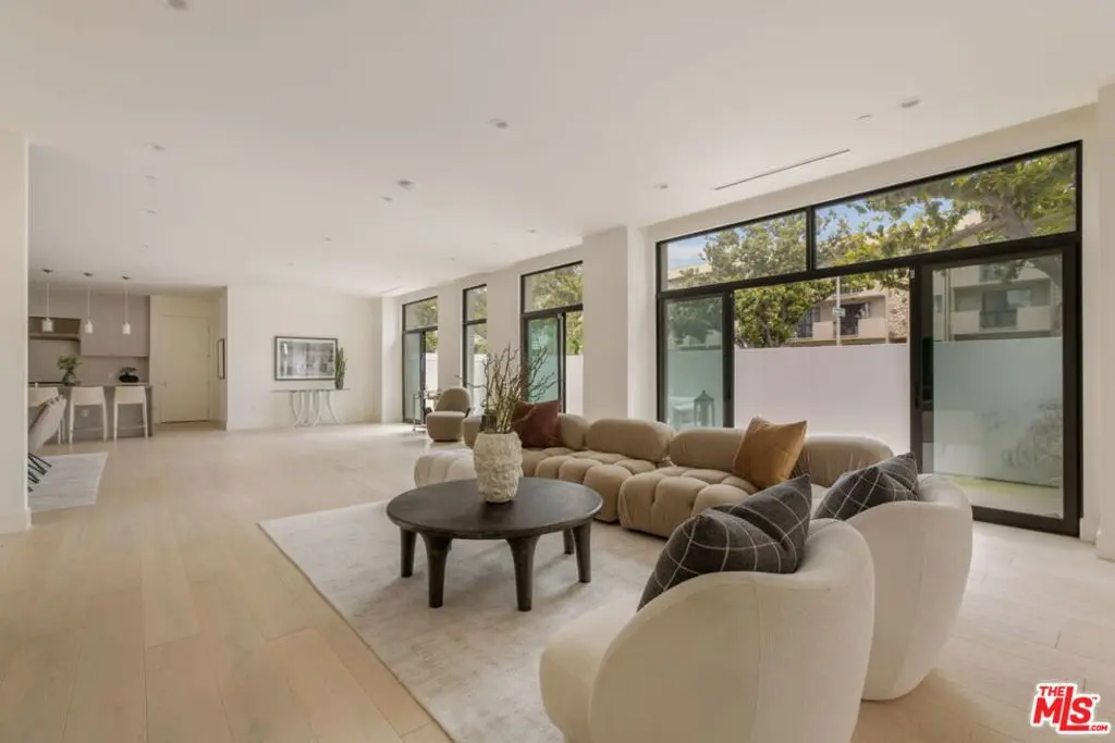 Condominium for sale at 425 N Palm Drive 101, Beverly Hills, CA featuring 2 beds and 3 baths