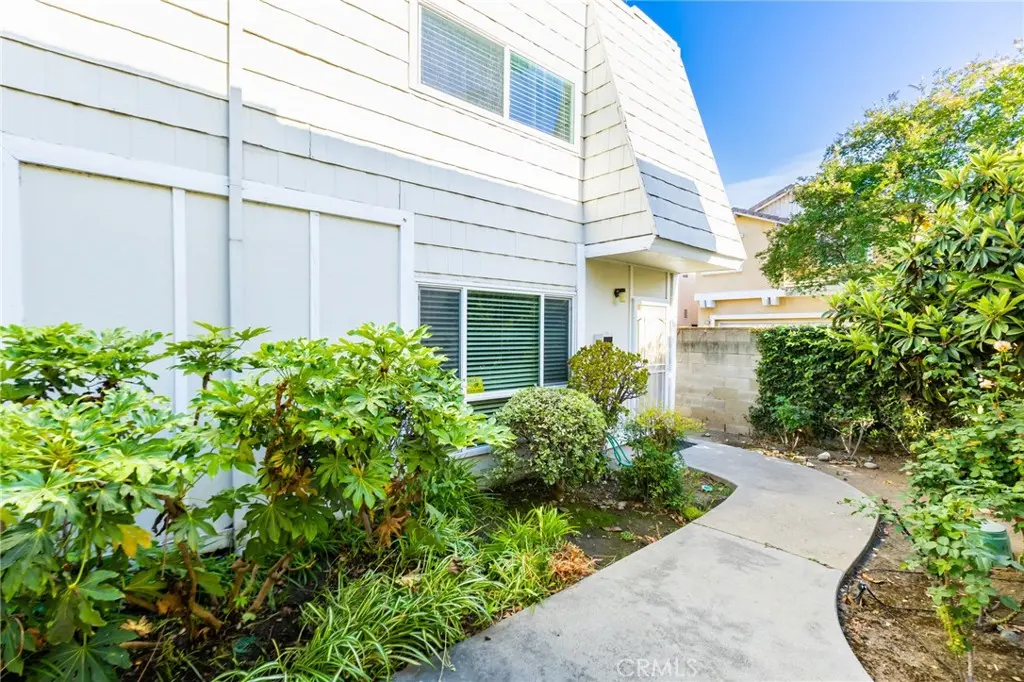1434 Highland Avenue 8, Duarte, CA — listing photo 1
