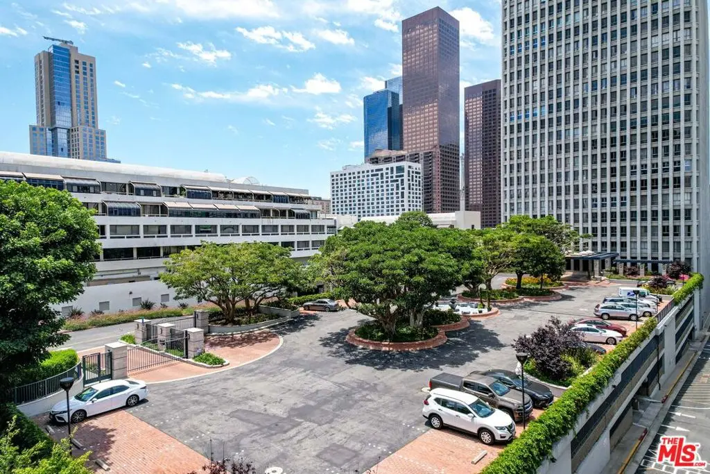 Residential Lease for rent at 800 W 1st Street 1807, Los Angeles, Los Angeles County, CA featuring 1 bed and 1 bath