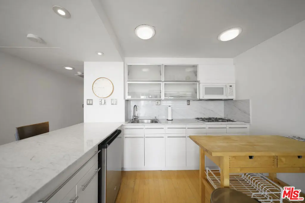 Residential Lease for rent at 800 W 1st Street 2104, Los Angeles, Los Angeles County, CA and 1 bath
