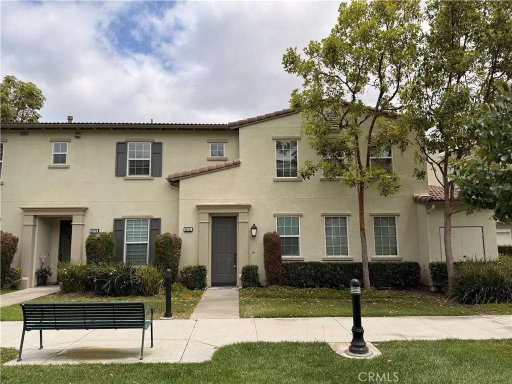 Townhouse for sale at 15231 Calverton, Tustin, CA featuring 1 bed and 2 baths