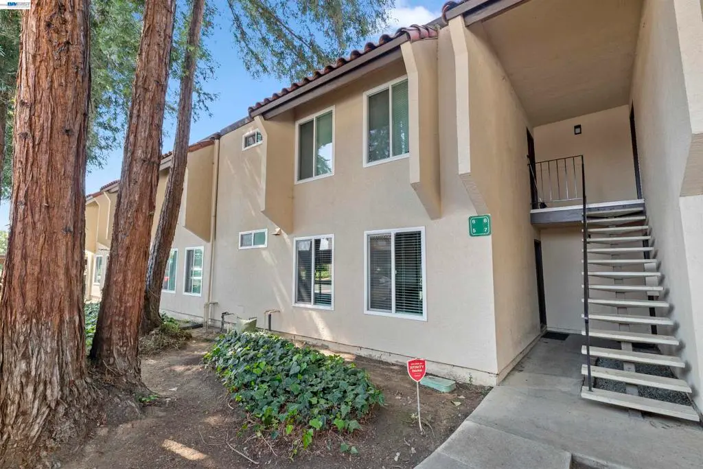 Condominium for sale at 975 Murrieta Blvd 5, Livermore, CA featuring 1 bed and 1 bath