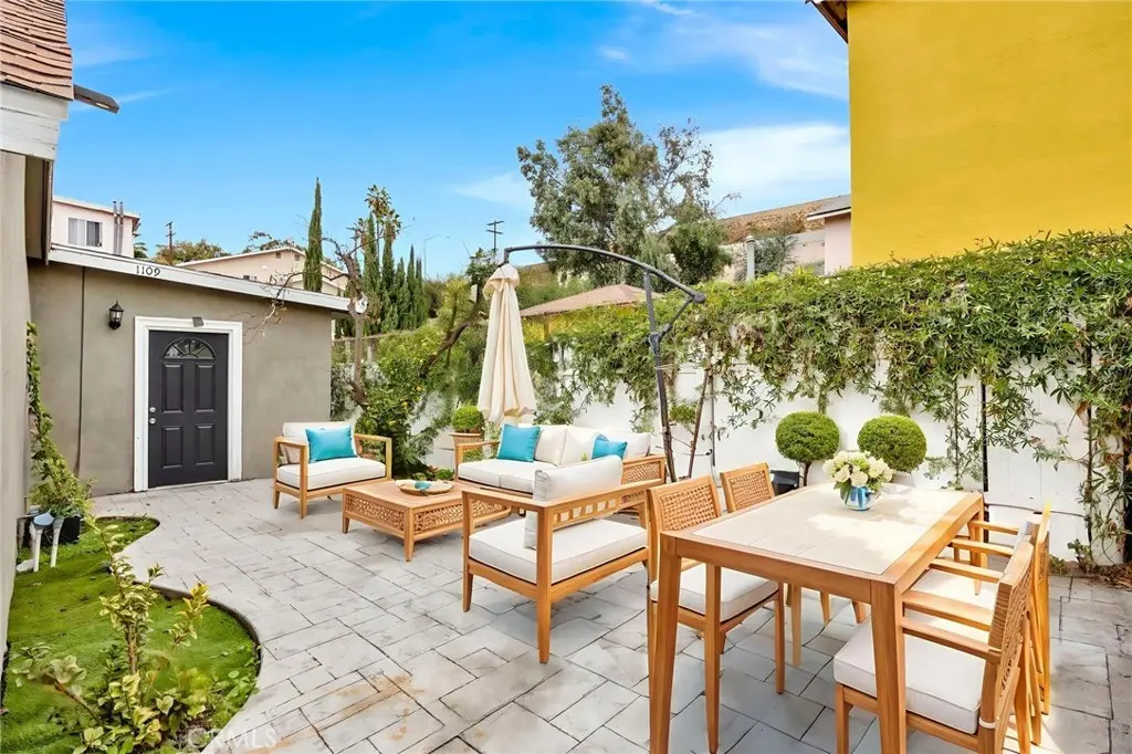Single Family Residence for sale at 1109 S Dacotah, Los Angeles, CA featuring 2 beds and 1 bath