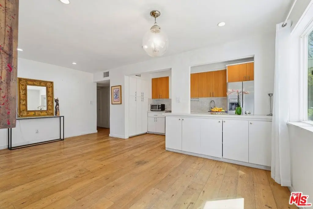 625 N Flores Street 104, West Hollywood, CA — listing photo 1