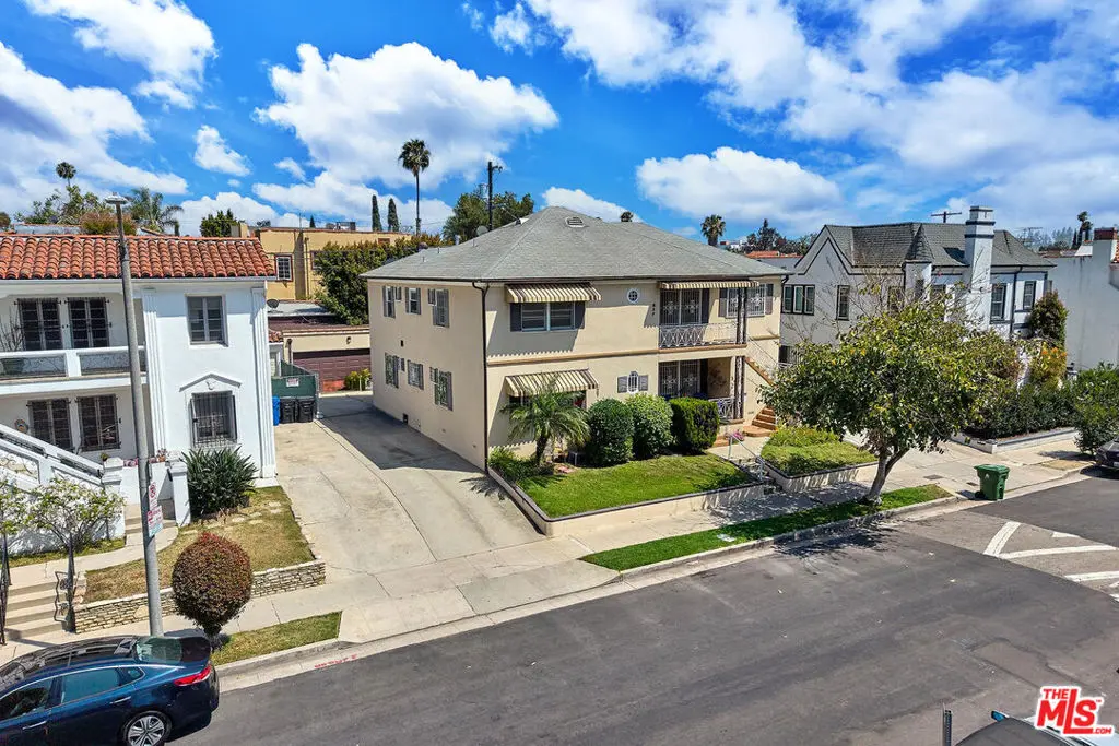 Residential Income for sale at 820 Alandele Avenue, Los Angeles, CA featuring 6 beds and 4 baths