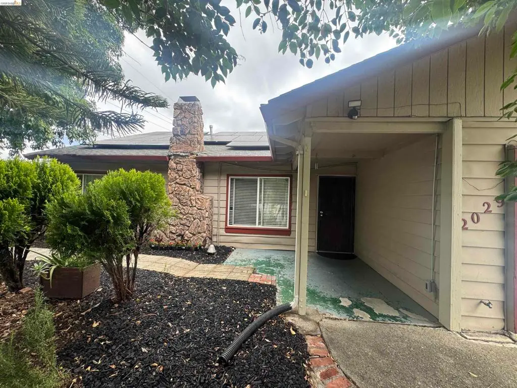 Single Family Residence for sale at 2029 Highland Dr, Concord, CA featuring 3 beds and 1 bath