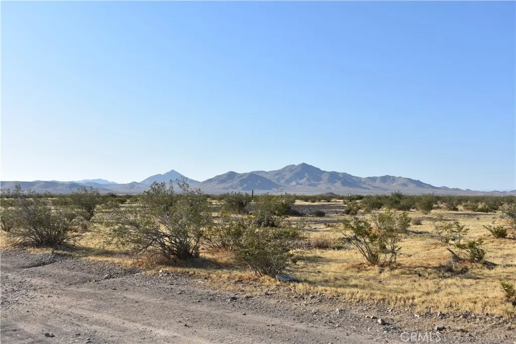 6155 Avenue H, Roosevelt, CA — listing photo 1
