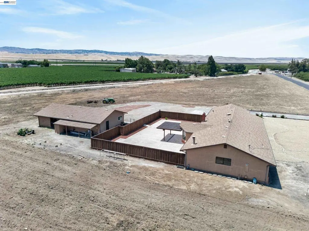 Single Family Residence for sale at 4260 W Kenner Rd, Tracy, CA featuring 4 beds and 3 baths
