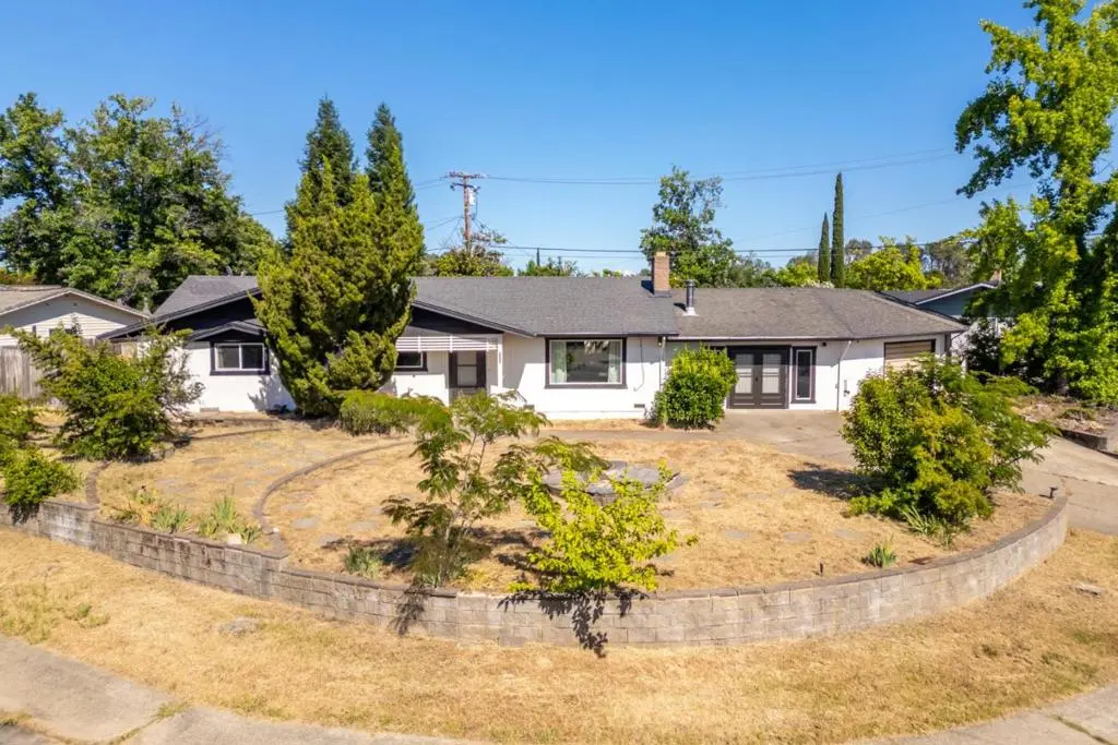 3400 Panorama Drive, Redding, CA — listing photo 1