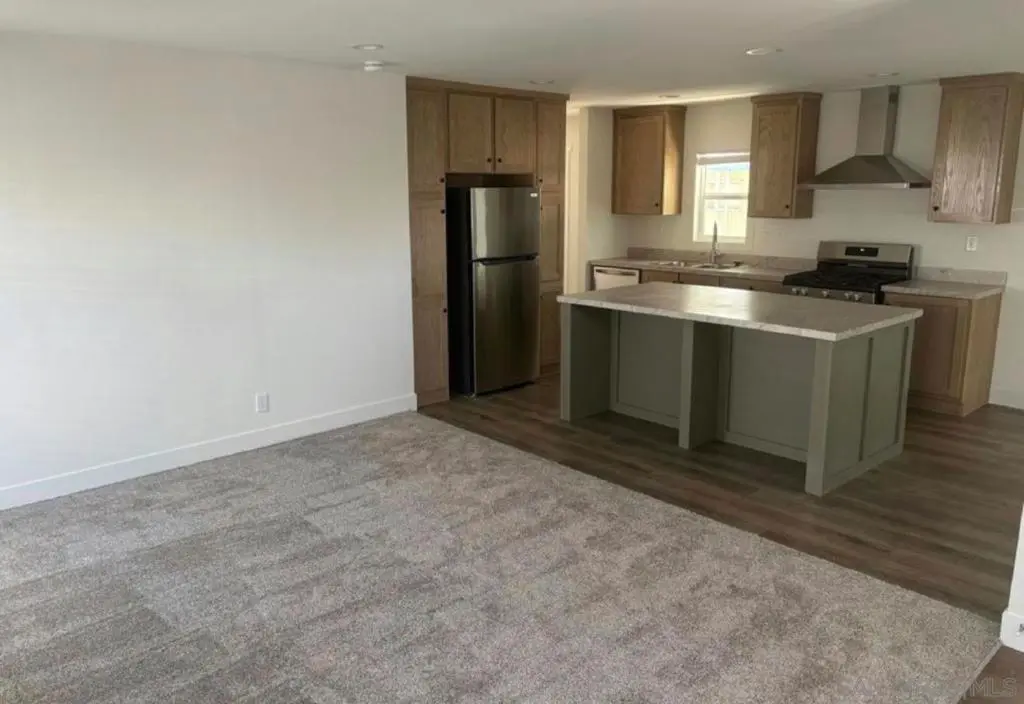 725 Thornton Ave 31, Hemet, CA — listing photo 1
