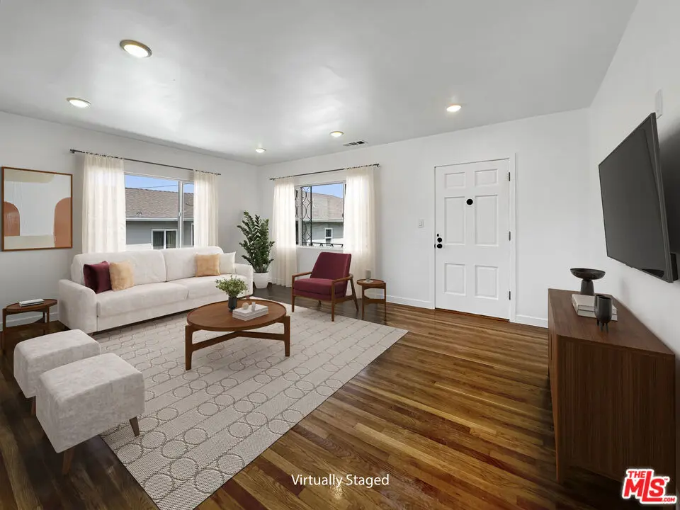 Residential Lease for rent at 4161 Marlton Ave D, Los Angeles, Los Angeles County, CA featuring 2 beds and 1 bath