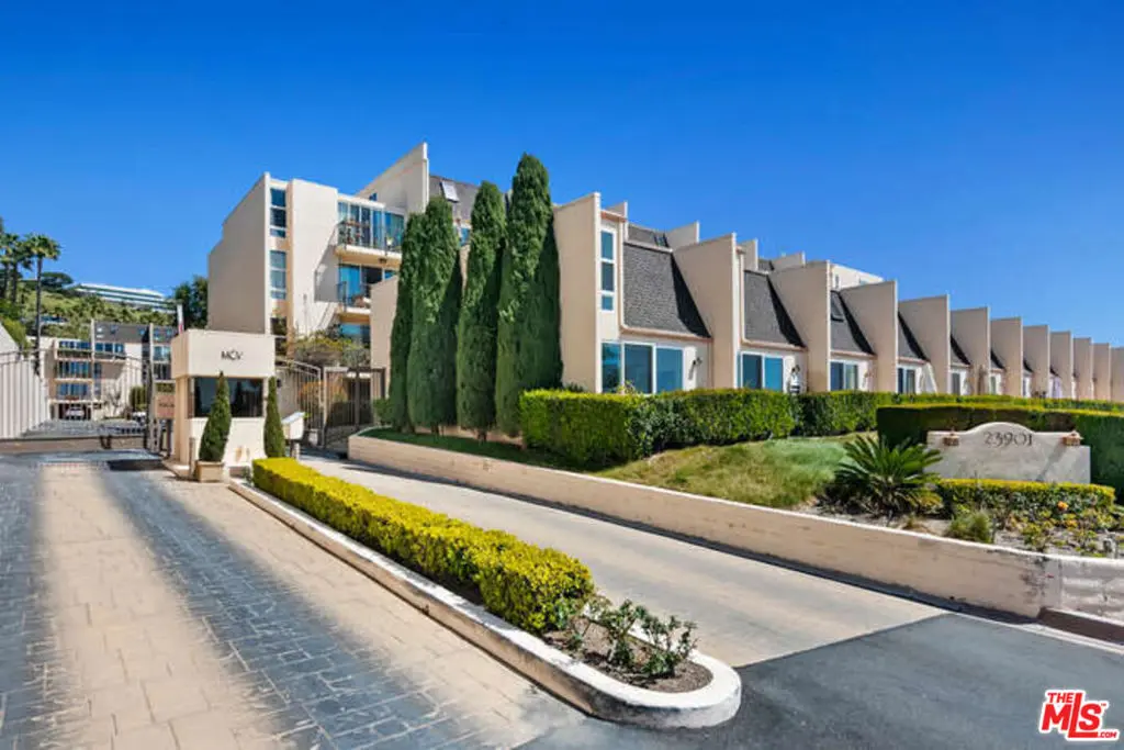 Residential Lease for rent at 23901 Civic Center Way D135, Malibu, Los Angeles County, CA featuring 2 beds and 2 baths