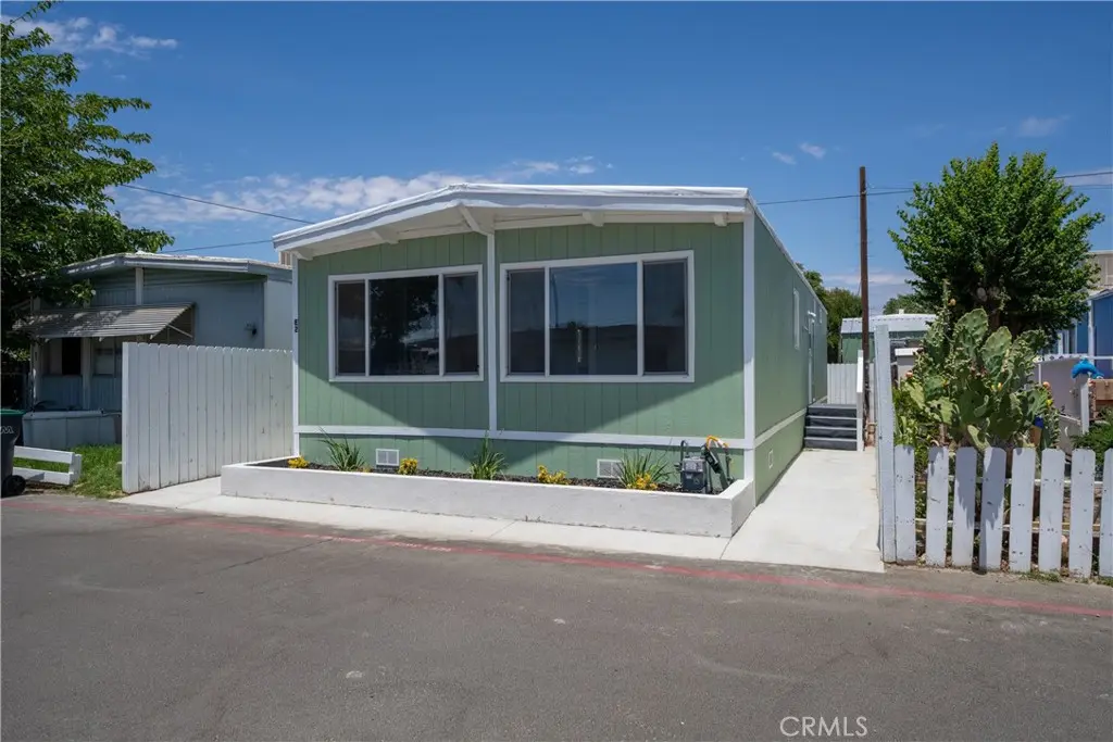 Manufactured In Park for sale at 3157 E I Avenue E2, Lancaster, CA featuring 3 beds and 2 baths