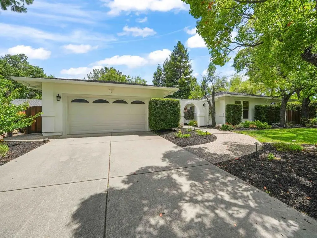 Single Family Residence for sale at 2037 Banbury Road, Walnut Creek, CA featuring 5 beds and 3 baths
