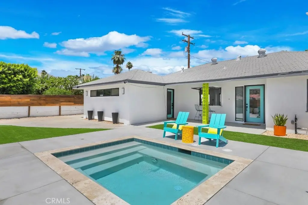 Residential Lease for rent at 3940 E Calle San Antonio, Palm Springs, Riverside County, CA featuring 3 beds and 2 baths