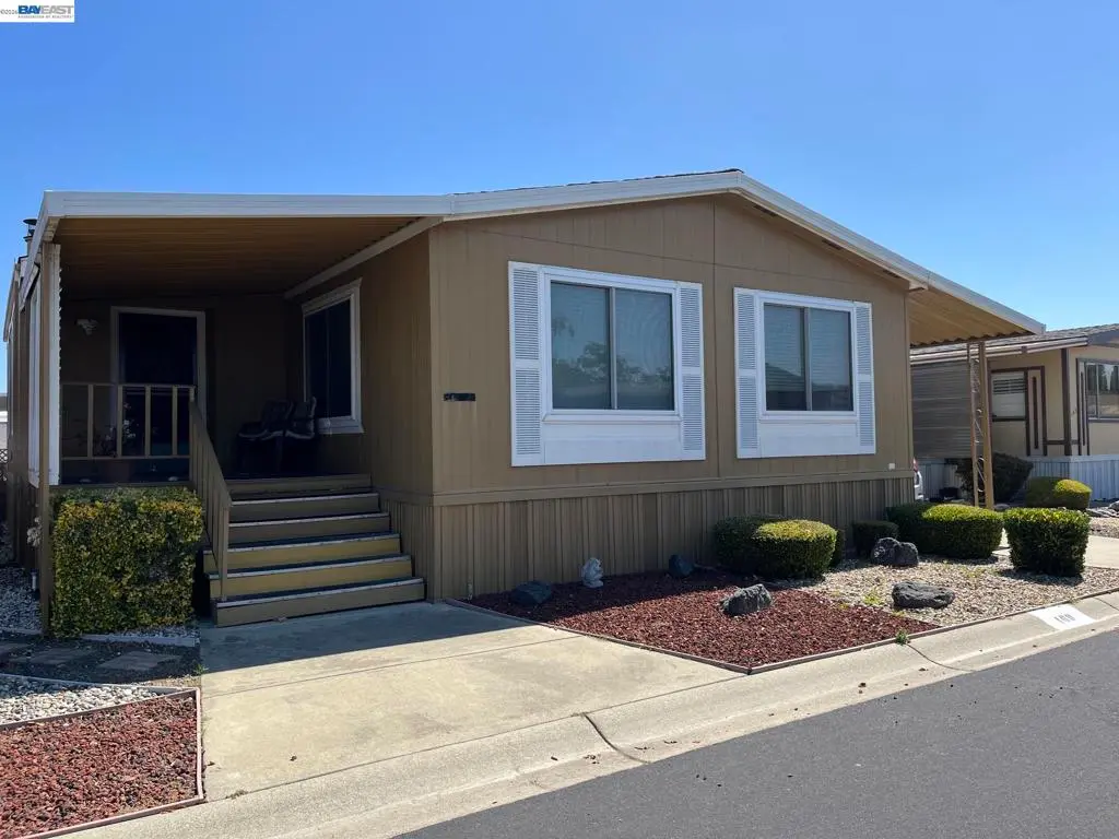 Manufactured In Park for sale at 4141 Deep Creek Rd, Fremont, CA featuring 2 beds and 2 baths