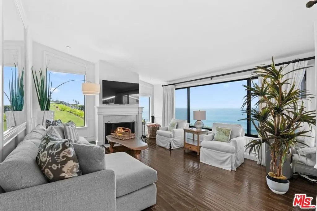 Residential Lease for rent at 29700 Zuma Bay Way, Malibu, Los Angeles County, CA featuring 3 beds and 3 baths