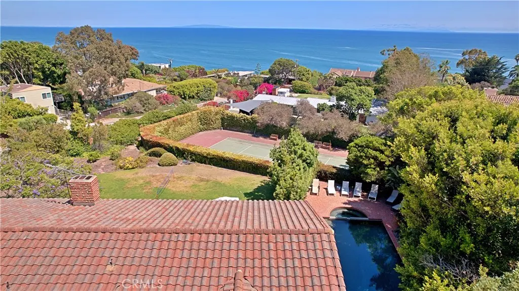 Single Family Residence for rent at 7161 Grasswood Avenue, Malibu, CA featuring 5 beds and 3 baths