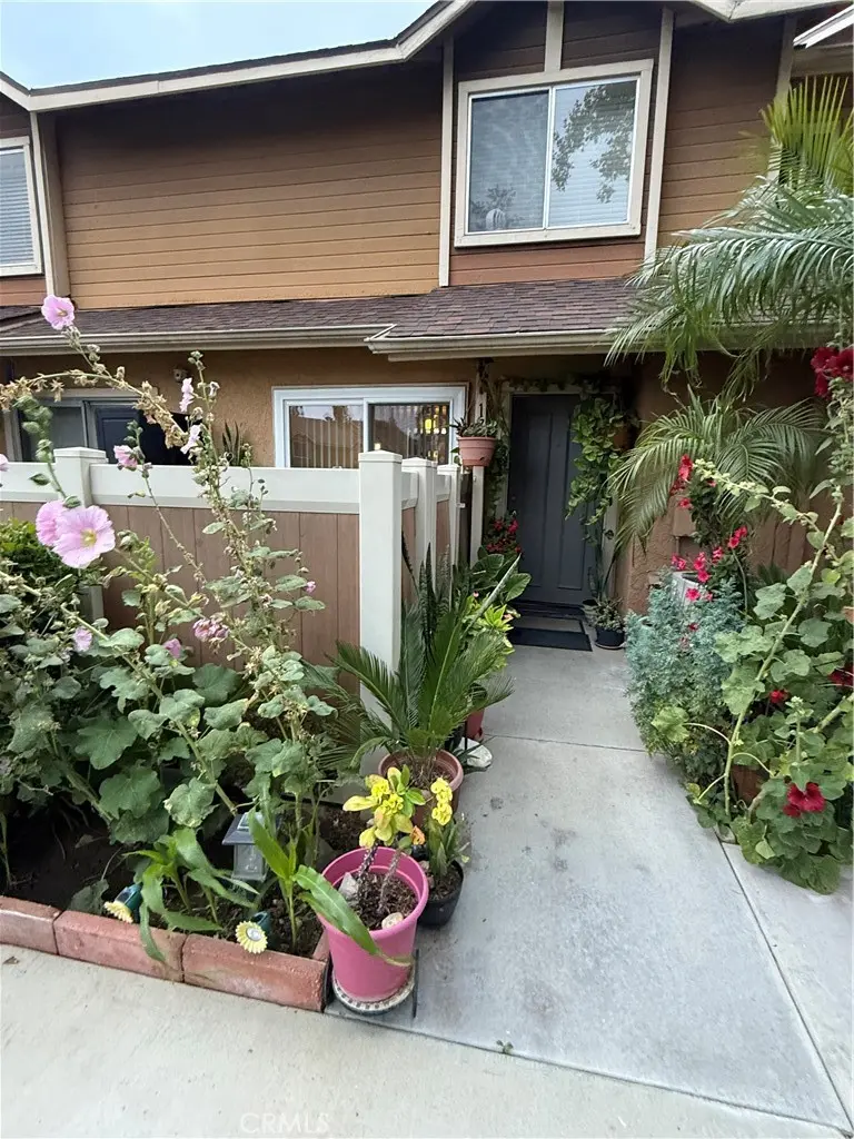 1460 Kendall 17, San Bernardino, CA — listing photo 1