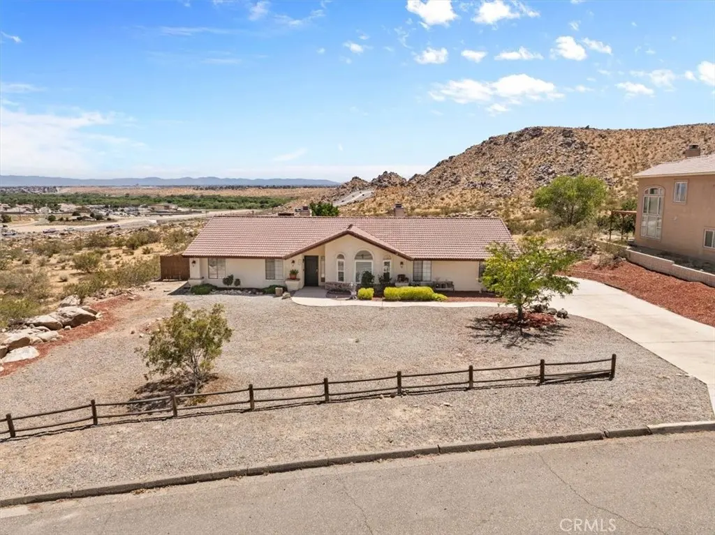 15984 Tinta Road, Apple Valley, CA — listing photo 1