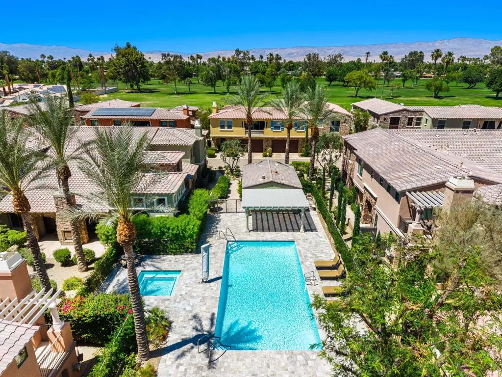 Residential Lease for rent at 4172 Via Mattina, Palm Desert, Riverside County, CA featuring 2 beds and 2 baths