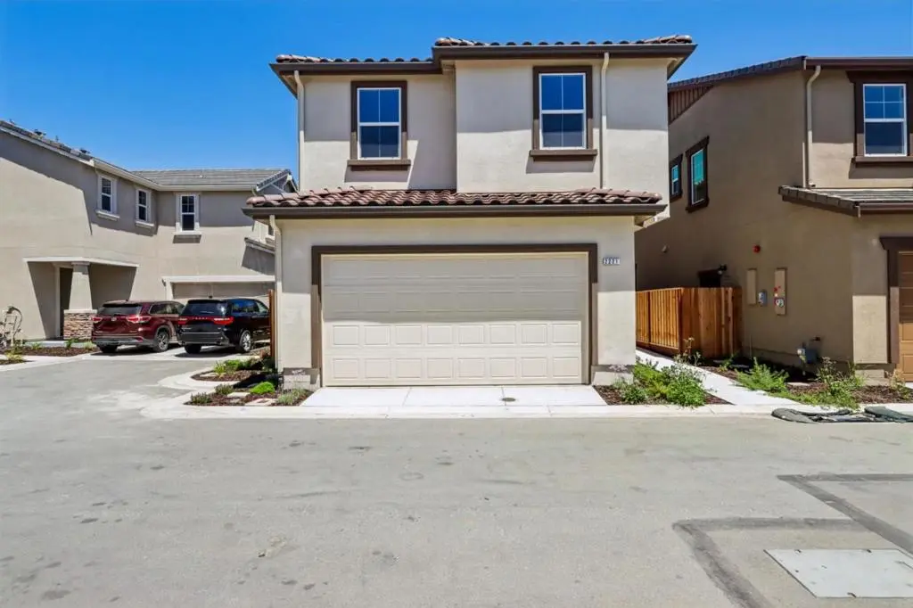 Single Family Residence for sale at 2221 Daisy Drive, Hollister, CA featuring 3 beds and 3 baths