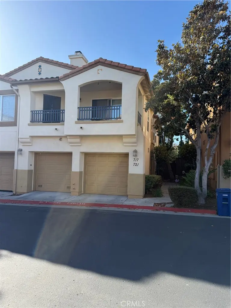 Condominium for sale at 717 Caminito Valiente, Chula Vista, CA featuring 2 beds and 2 baths